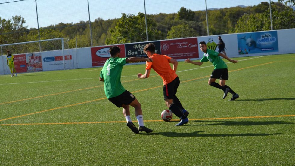 Polo Lorenzo atacando