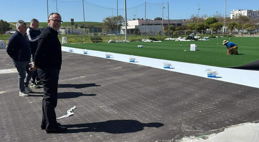 Tom&aacute;s Sampalo vista las obras del campo de f&uacute;tbol de San Telmo