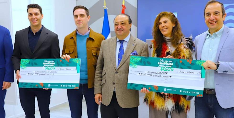 Entrega de los cheques