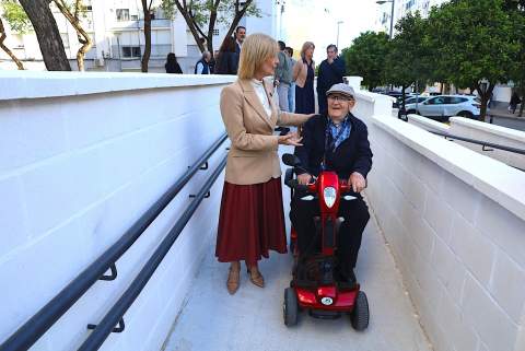 Vallesequillo elimina barreras arquitect&oacute;nicas con la nueva rampa de la Plaza Ignacio Dur&aacute;n