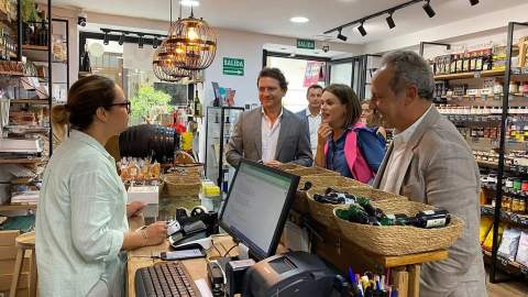 Inyecci&oacute;n de casi cuatro millones de euros para blindar el comercio local y la artesan&iacute;a en Andaluc&iacute;a