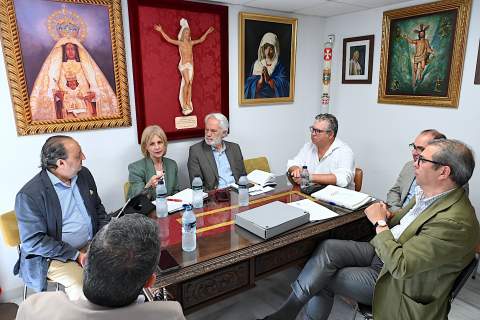 El Ayuntamiento refuerza su apoyo a la Hermandad de la Resurrecci&oacute;n para la recuperaci&oacute;n de su patrimonio