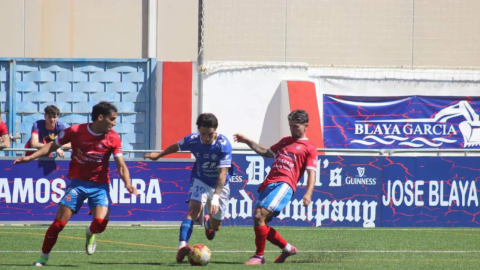 El Xerez DFC sucumbe ante la Deportiva Minera y se complica la vida en el Llano del Beal