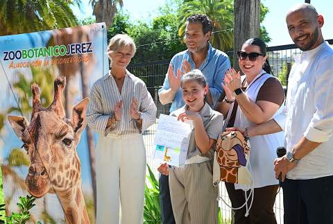 La &uacute;ltima cr&iacute;a de jirafa del Zoobot&aacute;nico de Jerez es bautizada como 'Oripand&oacute;' en homenaje al Pueblo Gitano