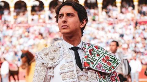 Roca Rey reaparecer&aacute; en Jerez tras una rehabilitaci&oacute;n heroica