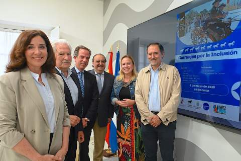 Los Carruajes de la Integraci&oacute;n anuncian la v&iacute;spera de la Feria con un paseo solidario por el centro