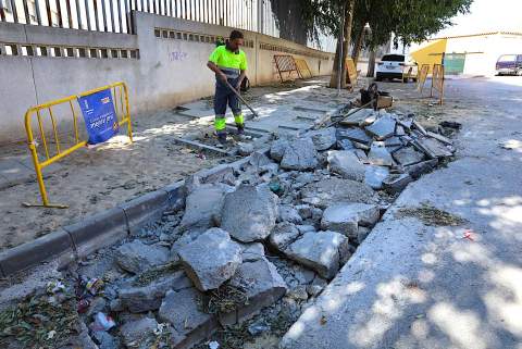 Varias calles de la barriada de Vista Alegre se renuevan con mejoras en el pavimento, limpieza y alumbrado