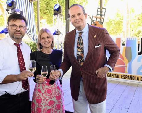 &lsquo;Jerezanos de la Di&aacute;spora&rsquo; celebra su 50 aniversario brindando en la Feria por la Capitalidad Gastron&oacute;mica