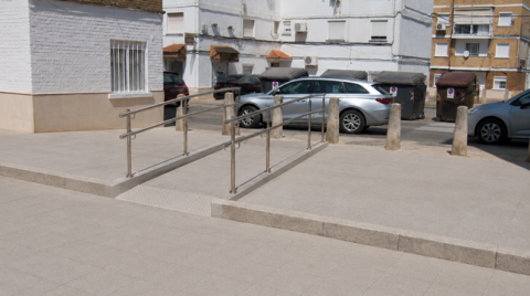 Impulso a La Coronaci&oacute;n: ocho intervenciones municipales eliminar&aacute;n las barreras arquitect&oacute;nicas del barrio