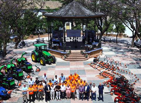 Jerez eleva a seis millones de euros el presupuesto de parques y jardines para renovar su flota y ampliar la plantilla