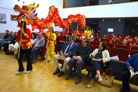 El IES Padre Luis Coloma de Jerez inaugura la VIII Semana Cultural del Aula Confucio con el drag&oacute;n chino como protagonista
