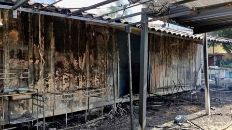 Un incendio calcina por completo una vivienda-contenedor en la pedan&iacute;a jerezana de Cuartillos