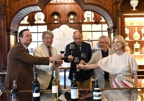 Nace en el Alc&aacute;zar la alianza europea de los grandes vinos fortificados con la firma de la 'Declaraci&oacute;n de Jerez'
