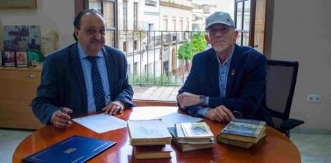 La Biblioteca y el Archivo Municipal de Jerez reciben una valiosa donaci&oacute;n de libros de viajeros extranjeros y obras enol&oacute;gicas