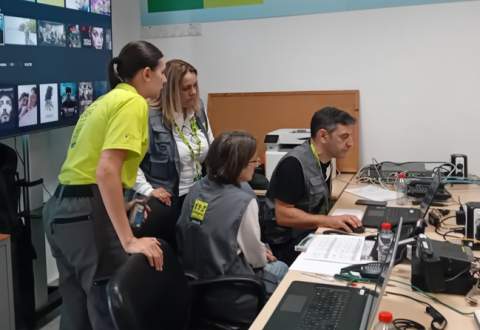 La tecnolog&iacute;a blinda el paso de las hermandades por Bajo de Gu&iacute;a y el Quema en un inicio de romer&iacute;a sin incidencias
