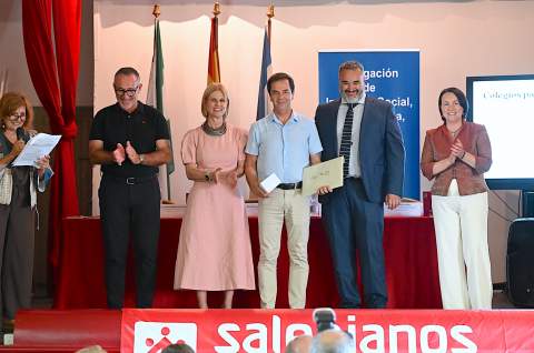 La alcaldesa pone en valor la educaci&oacute;n en valores durante la entrega de premios del certamen &lsquo;Cuentos para Flipar con la Vida&rsquo;