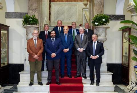 Los Consejos de Hermandades de Andaluc&iacute;a y Jerez se al&iacute;an en C&aacute;diz para blindar su transparencia fiscal