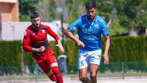El central zurdo de 1,92 metros Diego Llanos, nuevo fichaje del Xerez Deportivo para la temporada 2026-27