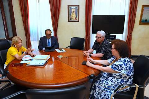 El Gobierno municipal se re&uacute;ne con el 'Ateneo Siglo XXI' para analizar su programaci&oacute;n cultural