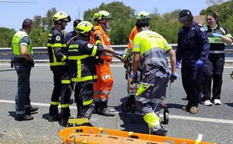 Un conductor herido grave tras salirse de la v&iacute;a y caer por un terrapl&eacute;n en la A-382 en Jerez