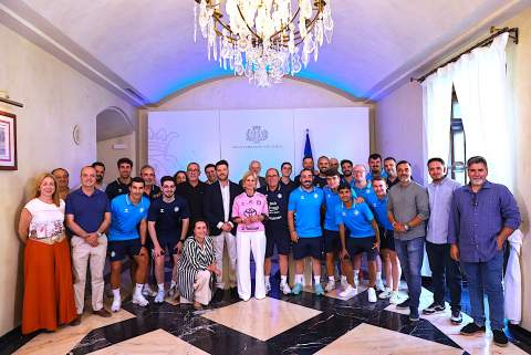 Reconocimiento oficial al Xerez Toyota Nimauto por su hist&oacute;rica gesta y ascenso a Segunda Divisi&oacute;n