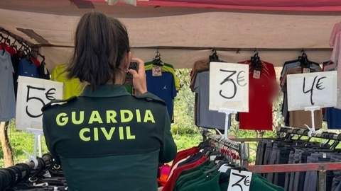 La Guardia Civil interviene m&aacute;s de 600 art&iacute;culos falsificados en Jerez y Rota