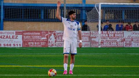 El Xerez Deportivo FC ficha al centrocampista Sergio Esteban D&iacute;az para reforzar su medular