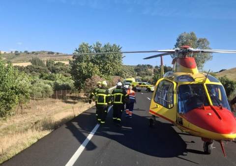 Tres personas hospitalizadas, una de ellas evacuada en helic&oacute;ptero a Jerez, tras un choque frontal en la A-375 en Villamart&iacute;n