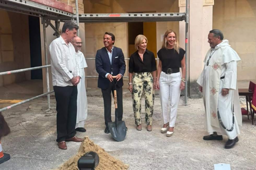 Puesta de la primera piedra de la futura Casa de Hermandad del Roc&iacute;o de Jerez en Santo Domingo