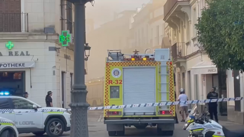 Susto en el centro de Jerez: un incendio en el Mes&oacute;n del Asador obliga a desalojar varias viviendas