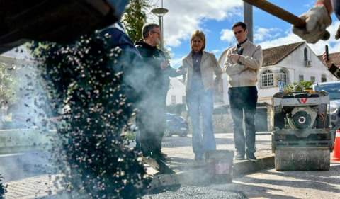 El Ayuntamiento arranca este mes la primera fase de la "marea negra" para reasfaltar 13 grandes calles y avenidas de Jerez