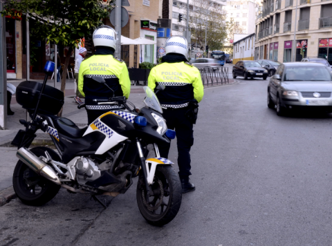 La Polic&iacute;a Local de Jerez denuncia a 11 conductores de patinetes e interviene en varios sucesos en la ciudad