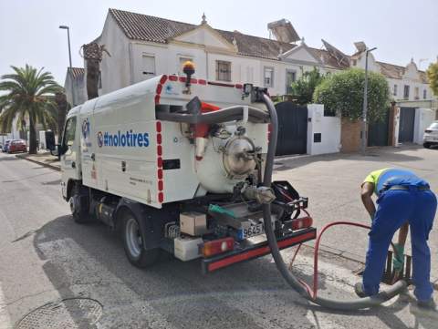 El plan estival de prevenci&oacute;n en Jerez alcanza a m&aacute;s de 3.000 imbornales y cinco kil&oacute;metros de red