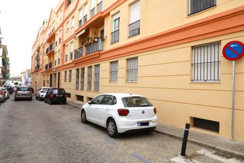 El Ayuntamiento suprime 12 plazas de aparcamiento en la calle Mataderos tras un informe de los Bomberos por motivos de seguridad