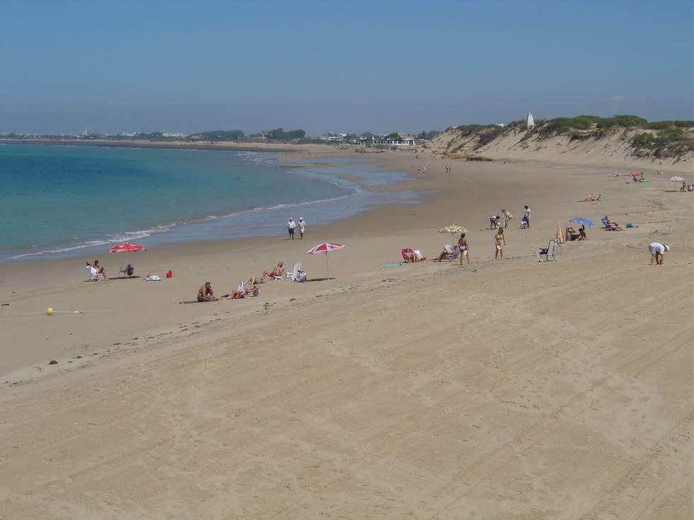 Sanidad autoriza el ba&ntilde;o en las playas de Punta Candor, Aculadero-Puerto Sherry y La Cachucha