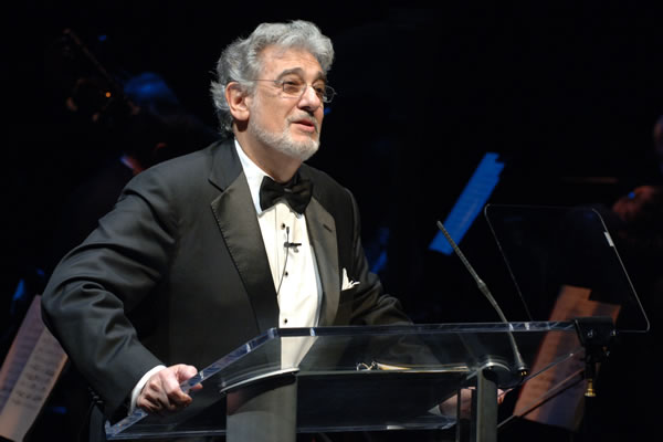 Marea Violeta exige a Pelayo que retire el apoyo institucional a Pl&aacute;cido Domingo en el Villamarta