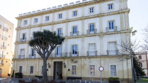 La Universidad de C&aacute;diz ampliar&aacute; su oferta acad&eacute;mica con un nuevo grado en Energ&iacute;as Renovables y un doctorado en Marketing