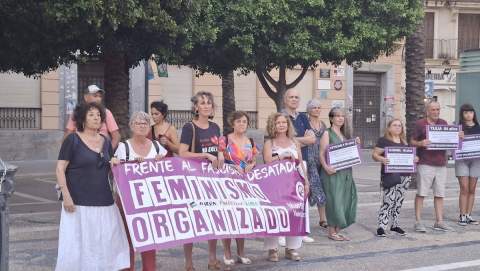 Marea Violeta Jerez denuncia la desprotecci&oacute;n de las mujeres tras la entrega de competencias a Vox en Andaluc&iacute;a