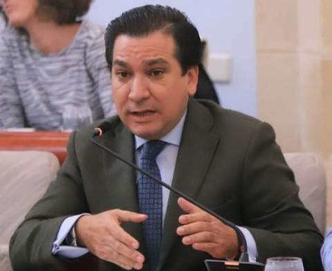 VOX logra el apoyo del Ayuntamiento de Jerez para izar la bandera de Ceuta tras los sucesos en la frontera