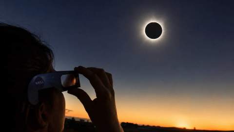 Gu&iacute;a y recomendaciones clave para contemplar el eclipse solar de esta tarde en Jerez