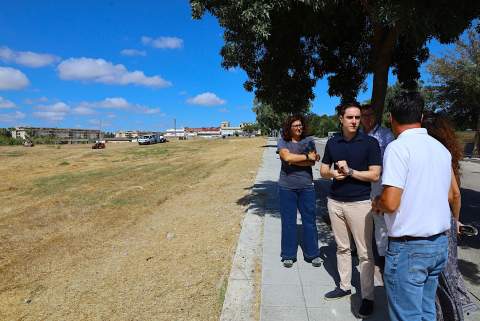 El Ayuntamiento contin&uacute;a intensificando los trabajos de desbroce en todo el municipio
