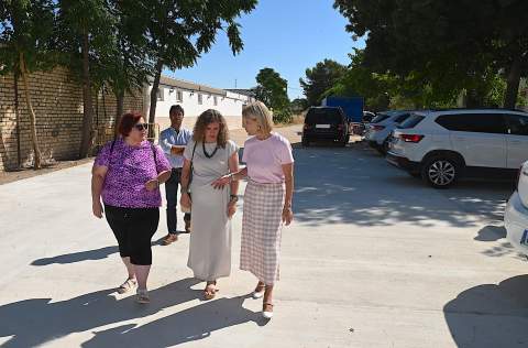 Nuevo aparcamiento en Torremelgarejo: el antiguo canal de riego se transforma en una soluci&oacute;n limpia y segura