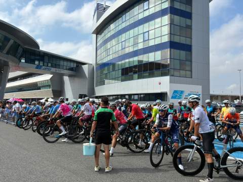 El IX Gran Premio Cl&iacute;nica Beiman Sport re&uacute;ne a 480 ciclistas en el Circuito de Jerez