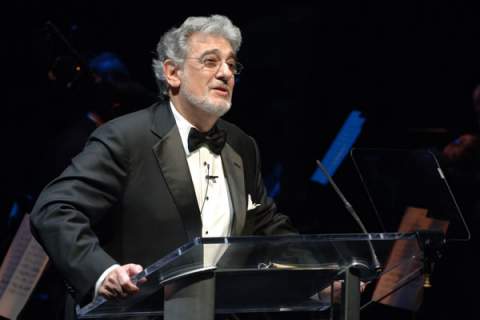 Marea Violeta exige a Pelayo que retire el apoyo institucional a Pl&aacute;cido Domingo en el Villamarta