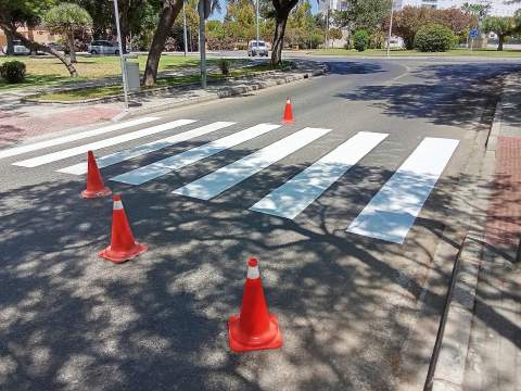 El Ayuntamiento apuesta por una constante labor de conservaci&oacute;n de la se&ntilde;alizaci&oacute;n vertical y horizontal