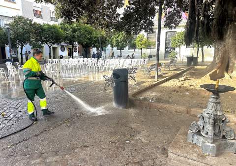 El Ayuntamiento de Jerez ampl&iacute;a el servicio de limpieza viaria por las tardes y fines de semana con una inversi&oacute;n de 555.000 euros