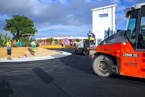 La glorieta Mar&iacute;a Guti&eacute;rrez Rey, entre las avenidas Descartes y San Jos&eacute; Obrero, entra en su recta final