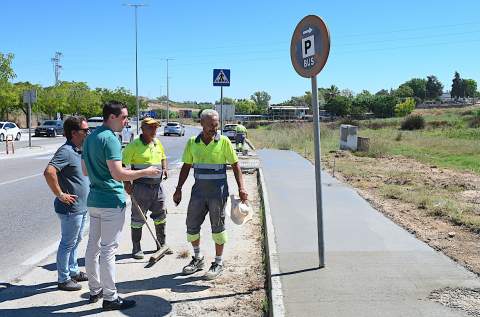 Un plan de choque urban&iacute;stico dignifica las paradas de autob&uacute;s en la avenida Juan Carlos I