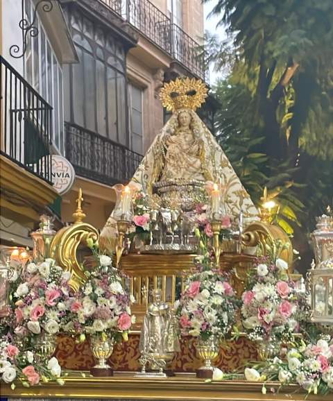 La Virgen de Consolaci&oacute;n ha recorrido las calles del centro en procesi&oacute;n de alabnaza