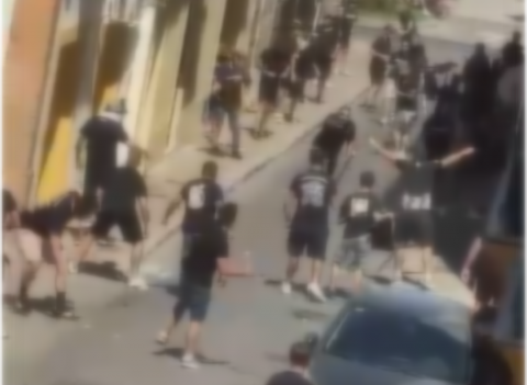 Ultras del Xerez CD y del CD Badajoz se enfrentan a pedradas en el entorno de la Plazuela